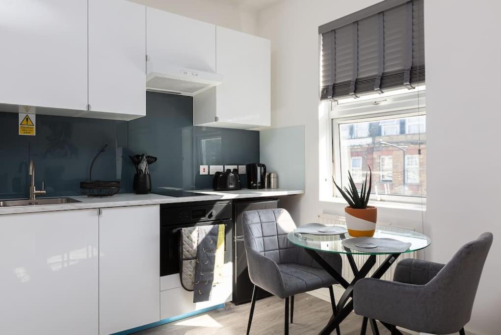 Studio Apt, 8 Min Walk From Tube 3 London Exterior photo